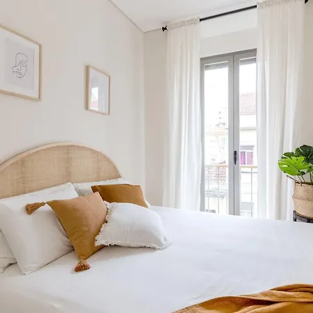 Casa Boma - Modern & Luminous With Balcony - Alcantara I * Lissabon