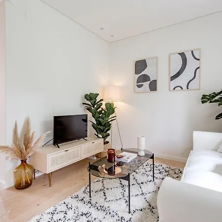Casa Boma - Modern & Luminous With Balcony - Alcantara I Lissabon