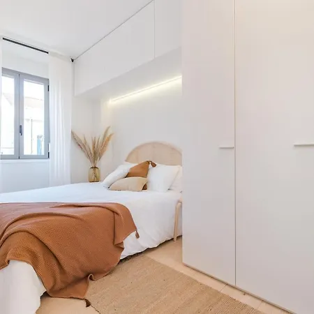Apartment Casa Boma - Modern & Luminous With Balcony - Alcantara I