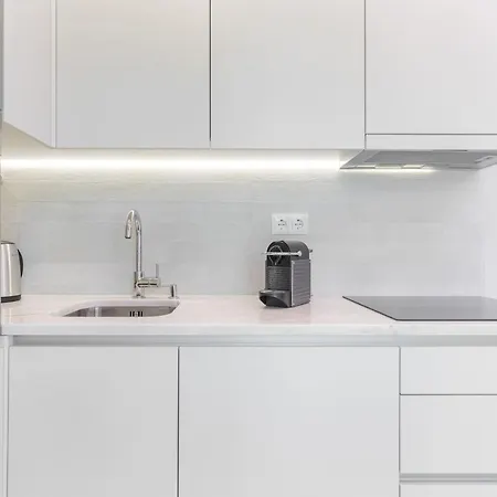 Casa Boma - Modern & Luminous With Balcony - Alcantara I