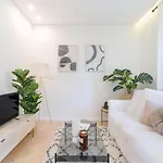 Casa Boma - Modern & Luminous With Balcony - Alcantara I ליסבון